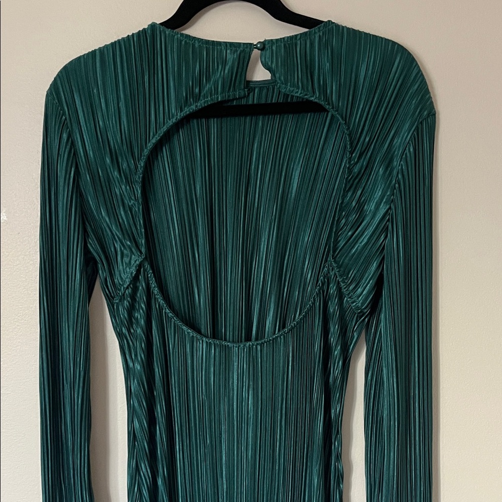 Commense Green Backless Dress - Picture 3 of 11